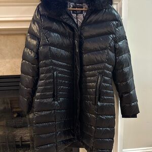 Elegant Black Puffer Jacket with Faux Fur Trim long warm and soft NWT